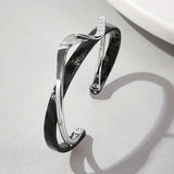 🌊 18K Altın Kaplama Dalga Bilezik – Minimalist Şıklık